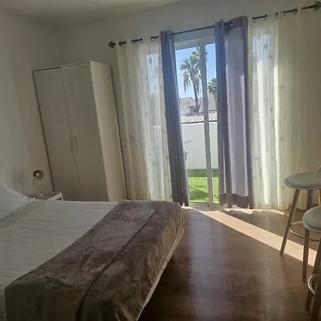 بيت شباب La Playa أذيخي