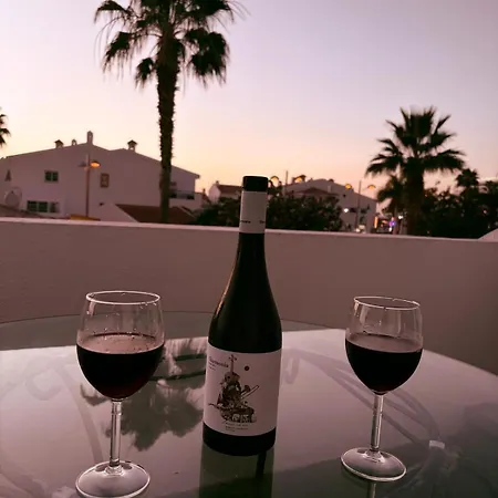 La Playa بيت شباب أذيخي