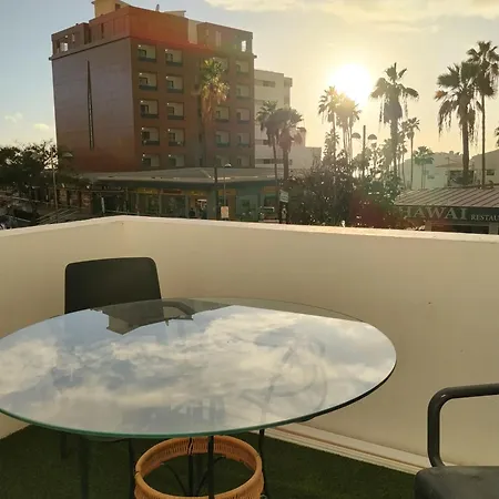 La Playa بيت شباب أذيخي