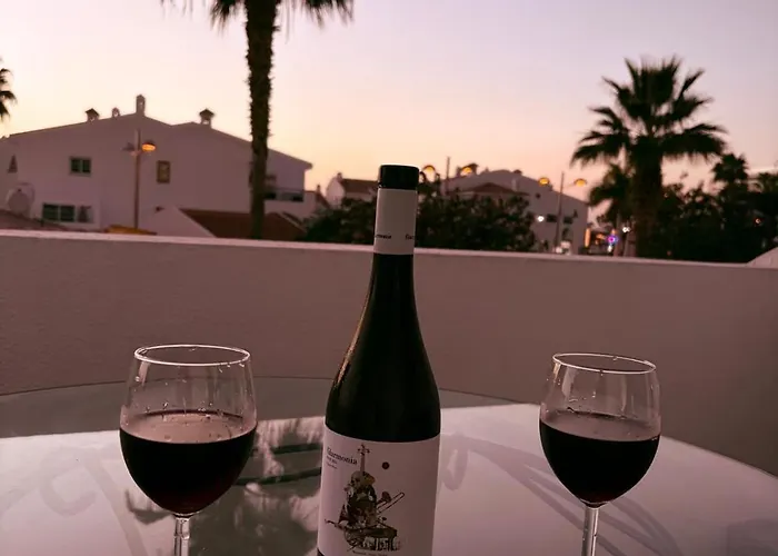 La Playa بيت شباب أذيخي